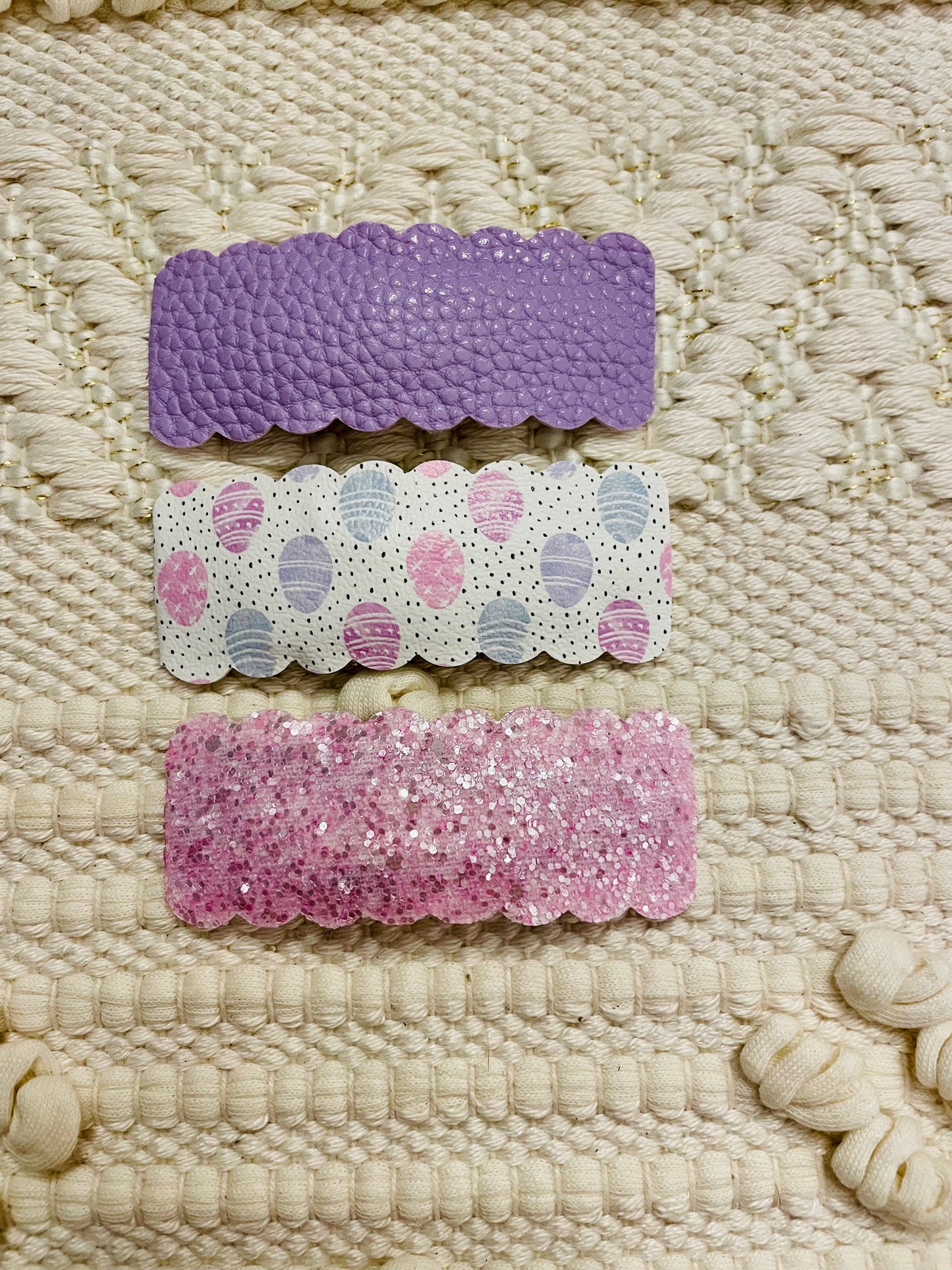 Set of 3 - Pastel Egg 3" Snap Clips